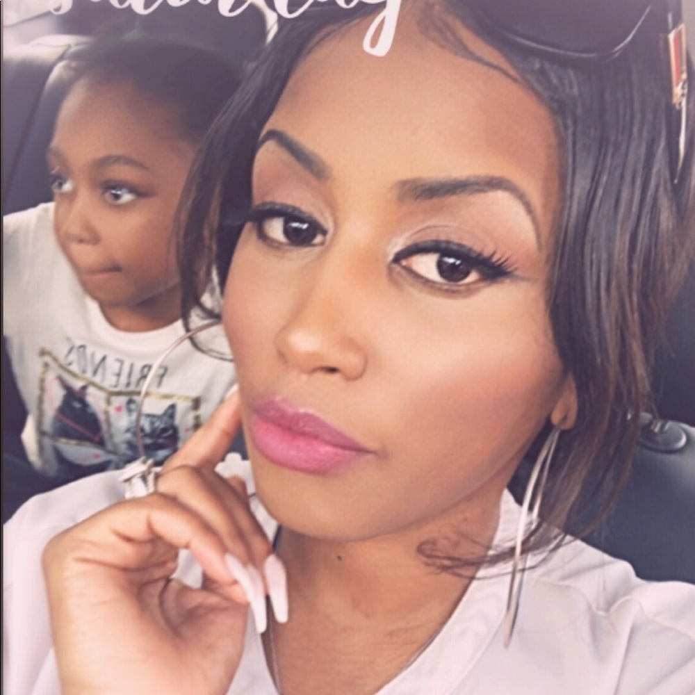 Meet your Posher, Janel